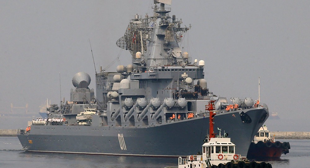 Ukrayna ordusu Rusiyanın iri desant gəmisini məhv etdi - VİDEO