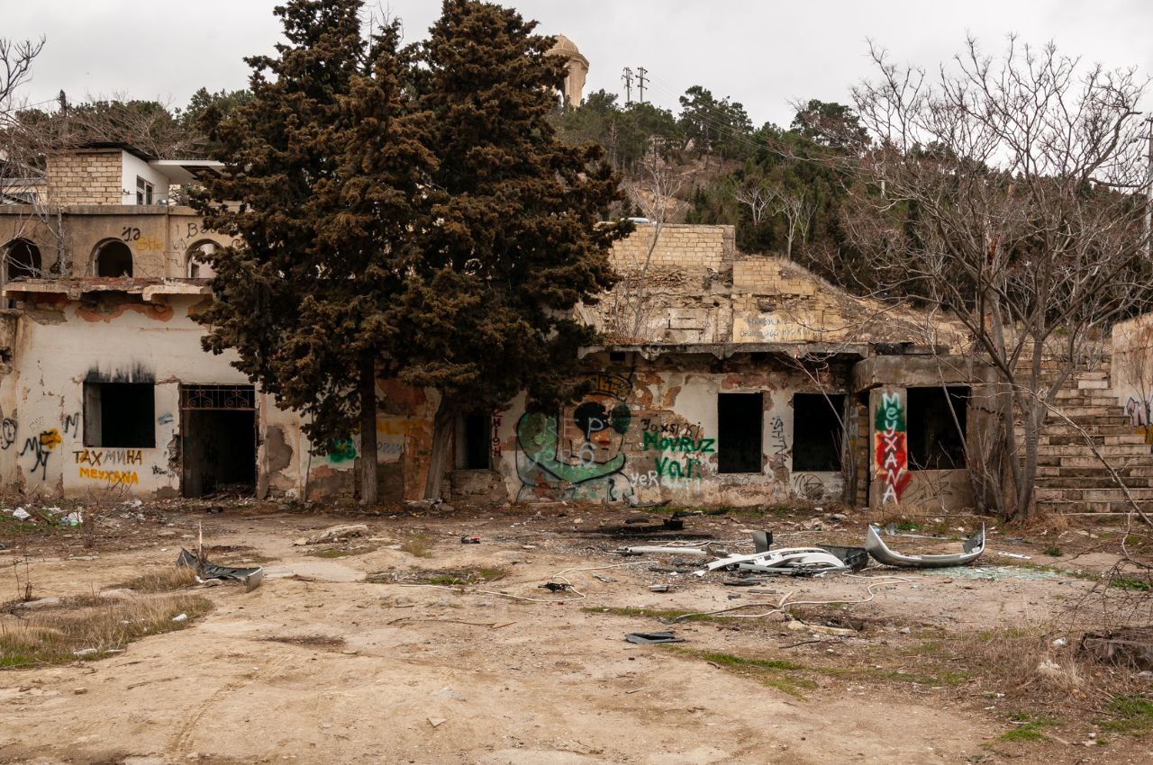 “Bərpaçı” adlanan idarənin “Mədain Xərabələri”ni xatırladan son durumu – FOTOREPORTAJ