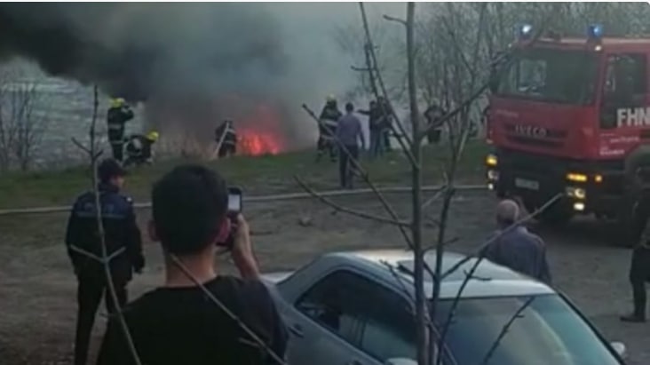 Ağsu dolaylarında aşan “Mercedes” yandı Ağsu dolaylarında aşan “Mercedes” yandı