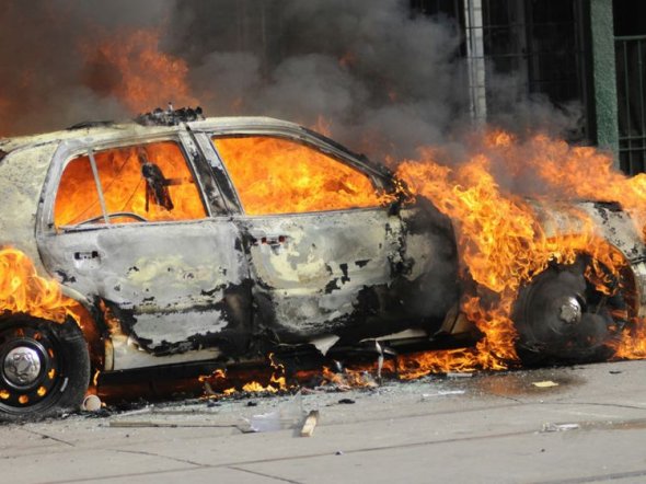 Bakıda “Hyundai” markalı maşın yandı