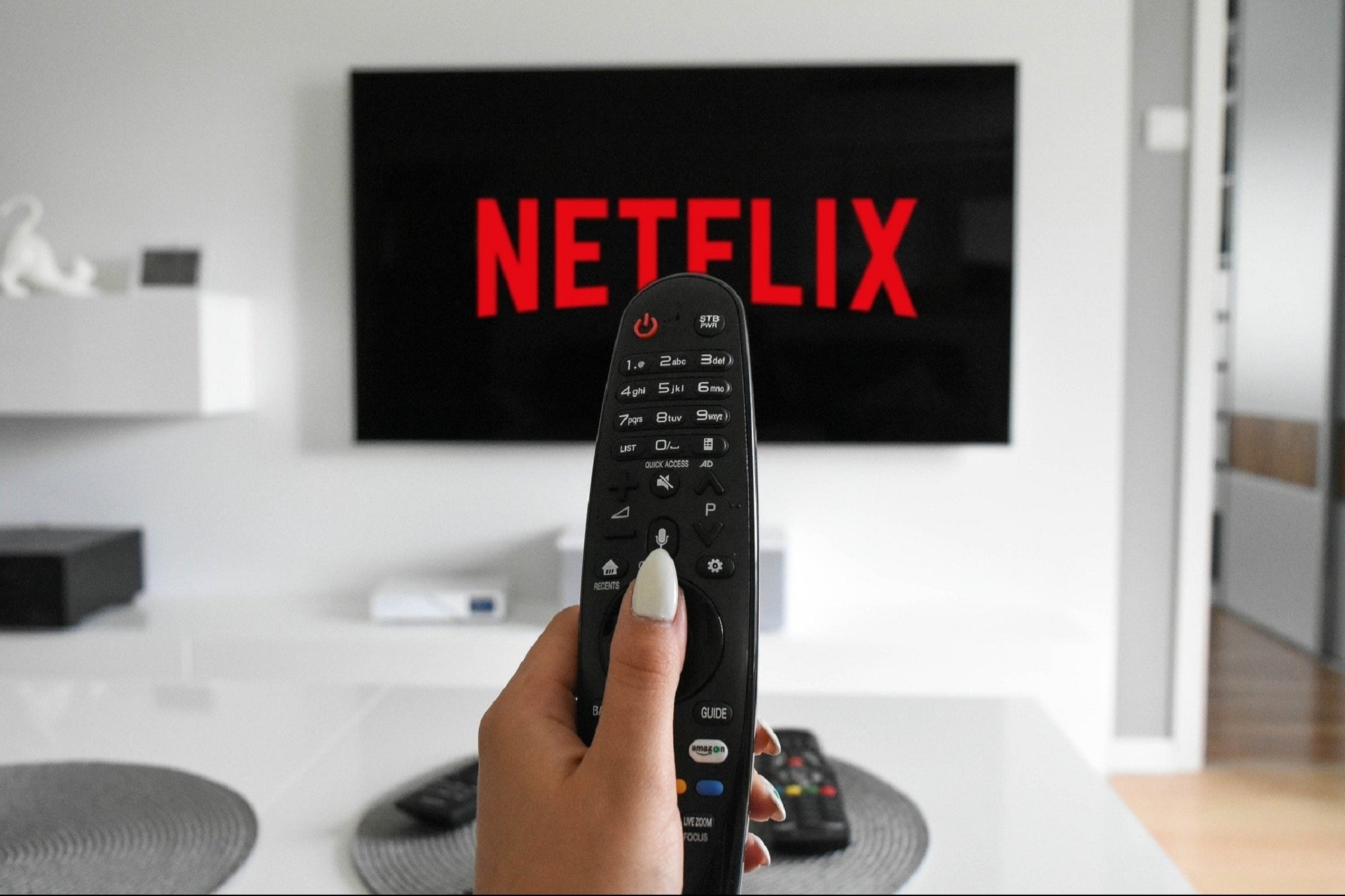 “Netflix”ə yeni rəqib gəldi - 2 şirkət birləşir