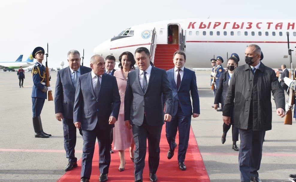 Qırğızıstan prezidenti Bakıya gəldi – FOTO