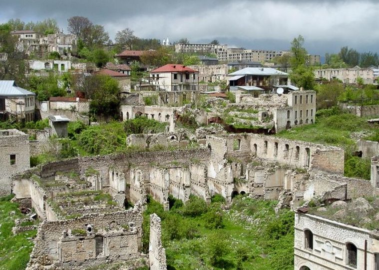 Ermənilər Qarabağ və Şərqi Zəngəzurda 993 təhsil müəssisəsini tamamilə dağıdıb