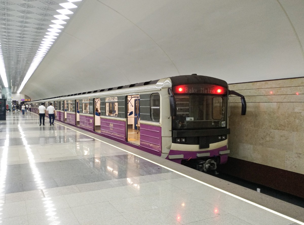 Bakı metrosunda qatarların hərəkəti ləngidi - SƏBƏB