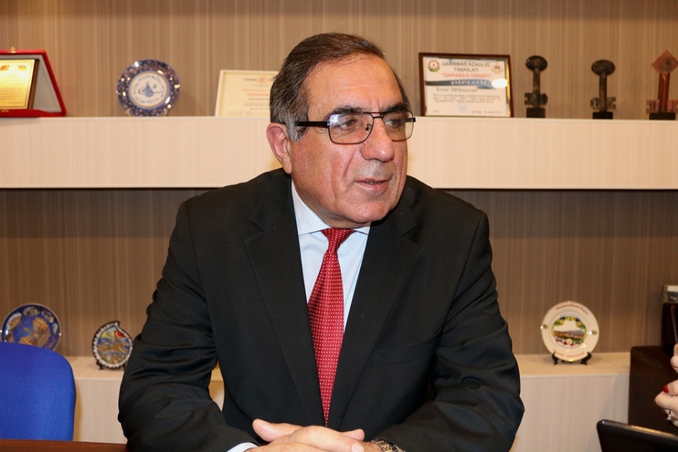 Qabil Hüseynlinin 3-cü vaksindən sonra halı pisləşib - Özündən AÇIQLAMA Qabil Hüseynlinin 3-cü vaksindən sonra halı pisləşib - Özündən AÇIQLAMA