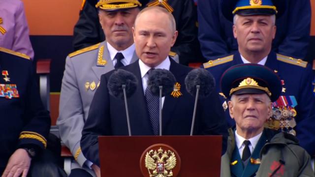 “Rus əsgərləri öz torpaqlarında döyüşürlər” - Putin