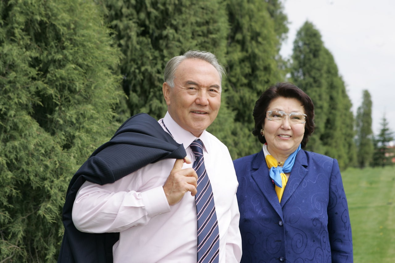 Tokayev Nazarbayevin xanımını Qadın məsələləri üzrə Milli Komissiyadan xaric etdi