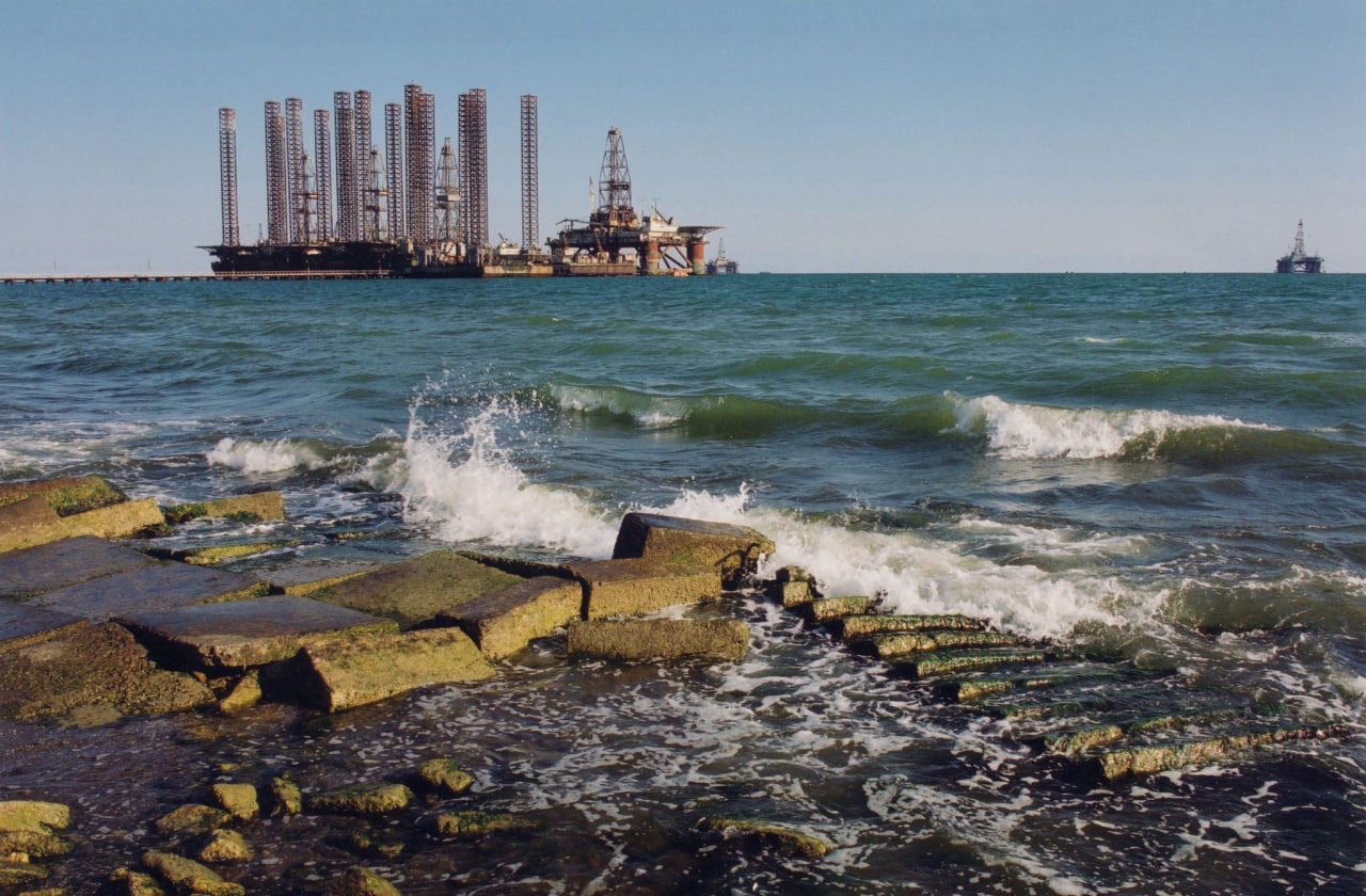 Фото каспийского моря. Загрязнение Каспийского моря. Каспийское море экопроблемы. Каспийское море загрязнено. Caspian Sea Kazakhstan.