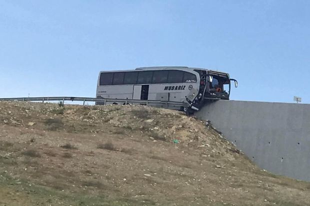 Məktəblilərin qəzaya düşdüyü avtobusun sürücüsü: “Özüm daşa vurdum” - VİDEO 