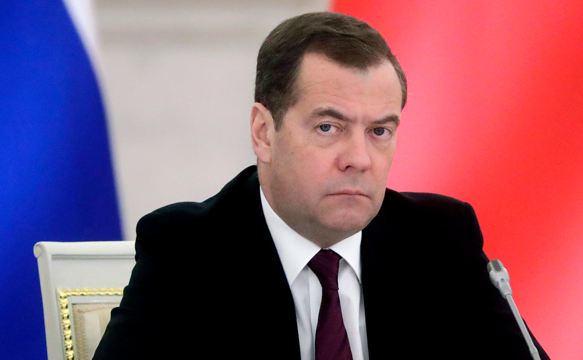 Medvedev: “Avropa İttifaqı Ukraynanı üzv qəbul edənədək yox ola bilər”