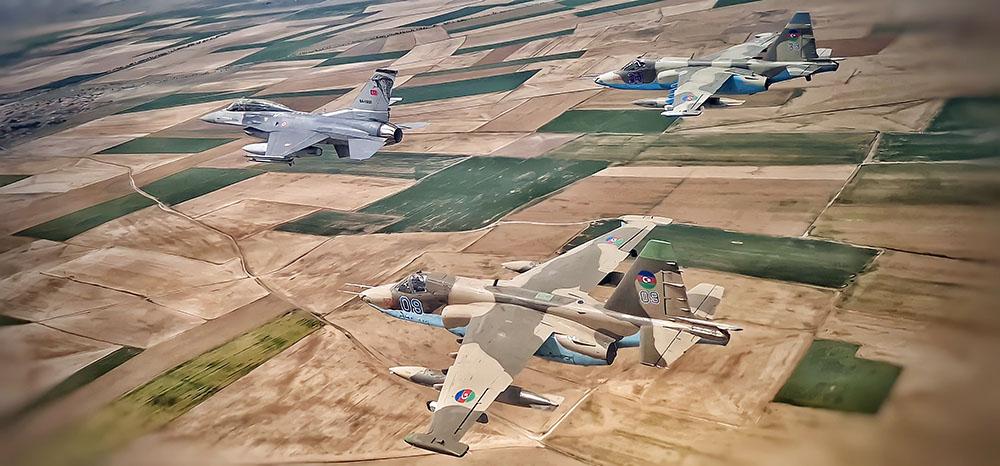 Azərbaycan pilotları bu təlimdə tapşırıqları uğurla icra ediblər - FOTO