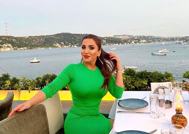 Bodrumda tətil edən Zenfiranın halı pisləşdi: “Gözünüzə şiş girsin” - FOTO Bodrumda tətil edən Zenfiranın halı pisləşdi: “Gözünüzə şiş girsin” - FOTO