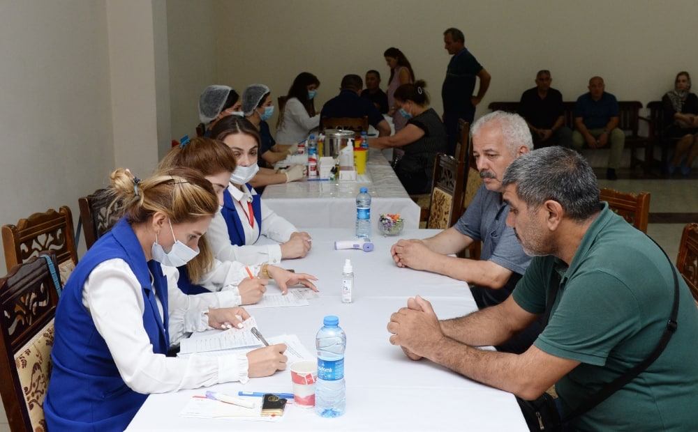Aşura Günündə 2 minə yaxın şəxs qan verdi - FOTO Aşura Günündə 2 minə yaxın şəxs qan verdi - FOTO