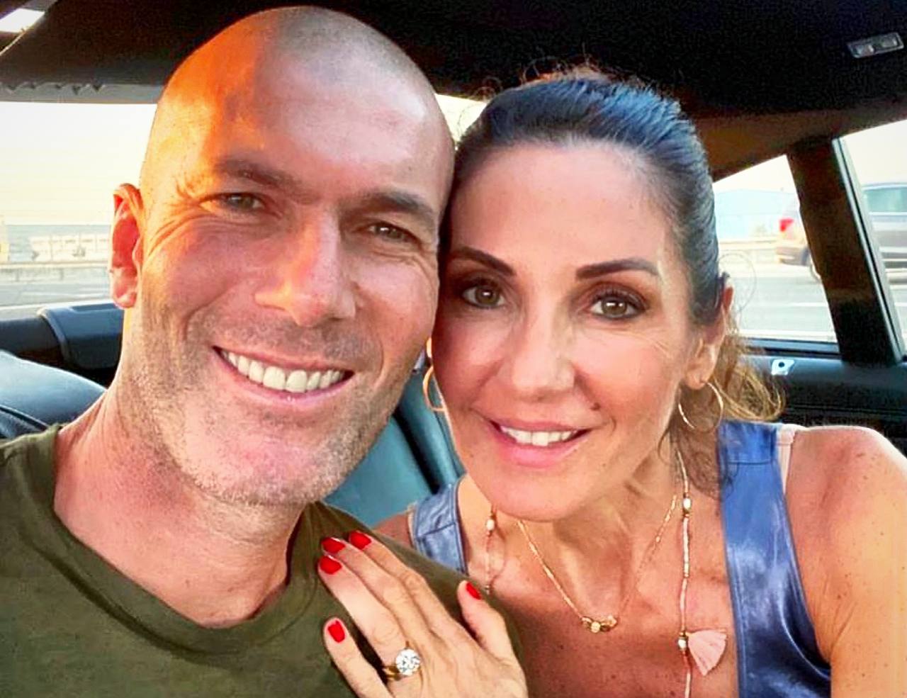 Zidan həyat yoldaşı və oğulları ilə BİR ARADA - FOTO Zidan həyat yoldaşı və oğulları ilə BİR ARADA - FOTO