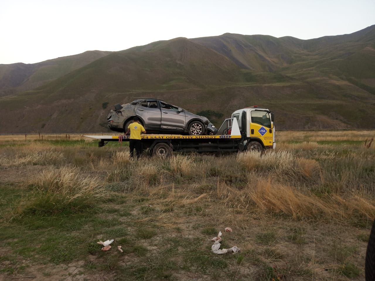 Quba-Xınalıq yolunda minik avtomobili aşdı - YARALI VAR - FOTO