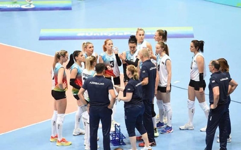 Qadın voleybolçularımız Konyada yarımfinalda uduzdu