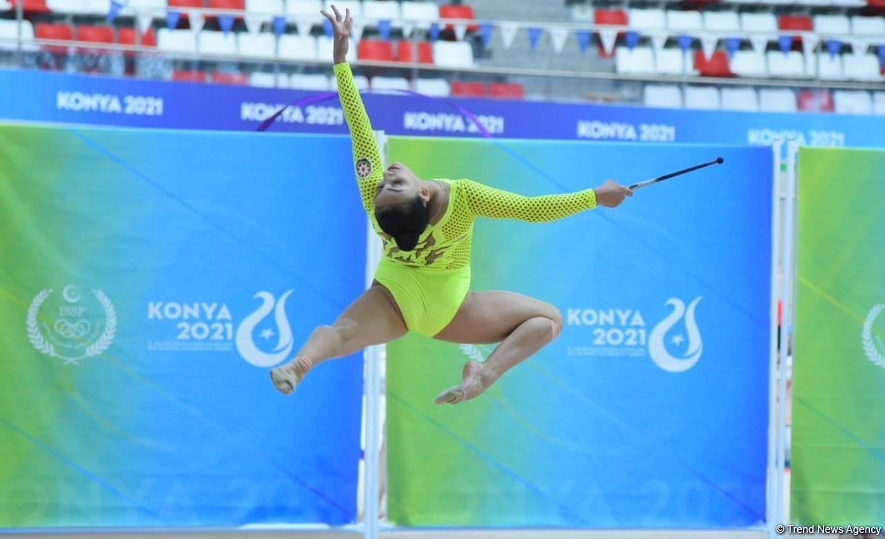 Gimnastımız Zöhrə Ağamirova qızıl medal qazandı - FOTO