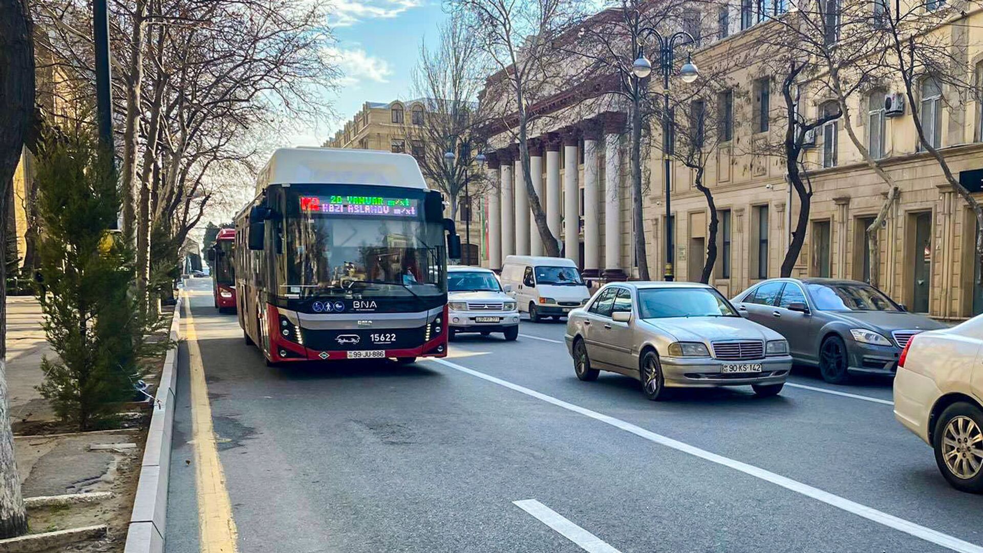 Bakıda bu istiqamətlərdə avtobusların hərəkəti gecikir - FOTO