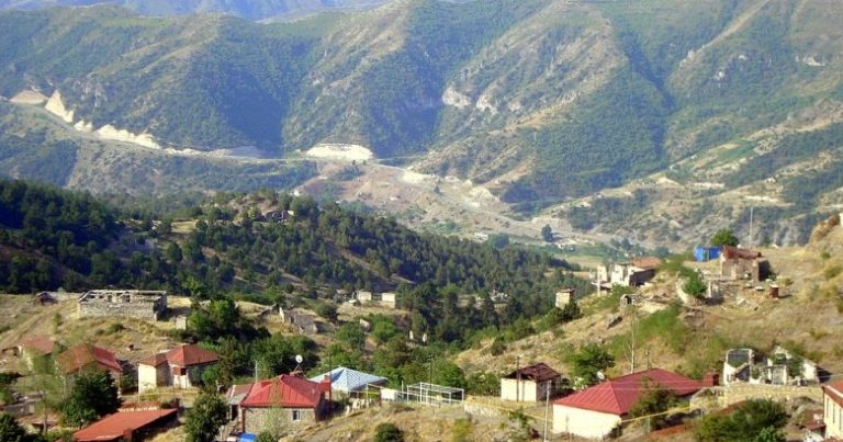Laçının Sus kəndindən 12 erməni ailəsi köçdü – Yalnız 1 nəfər qalıb