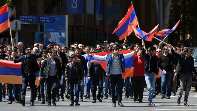 Ermənistanda Rusiyaya qarşı etirazlar yenidən baş qaldırdı