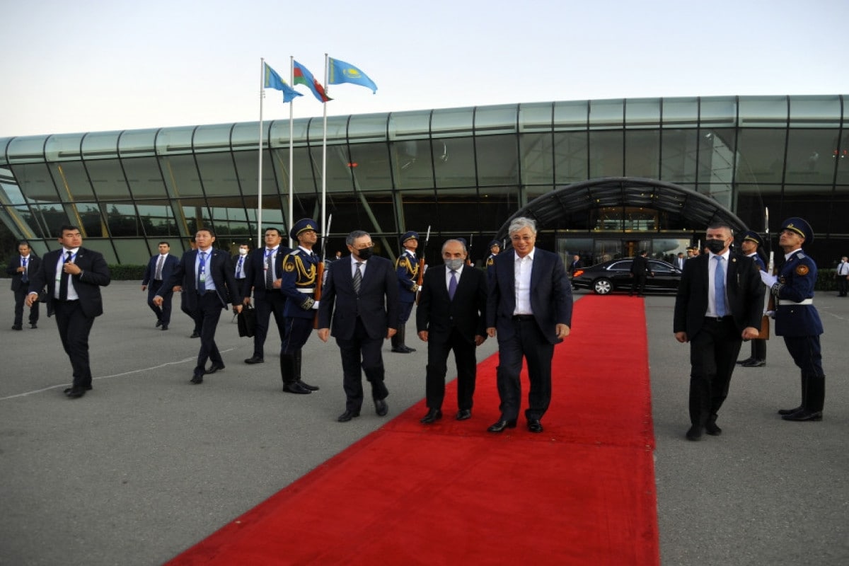 Qazaxıstan Prezidentinin rəsmi səfəri başa çatdı - FOTO