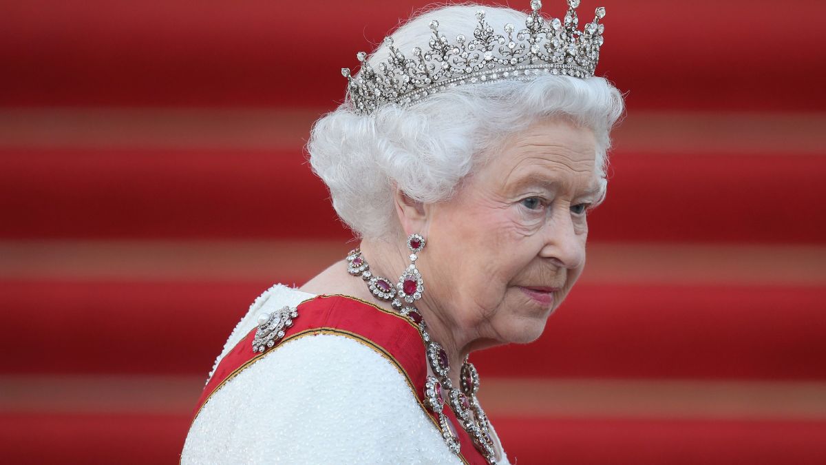Kraliça II Elizabetin ölümü öncədən təxmin edilib? - FOTO