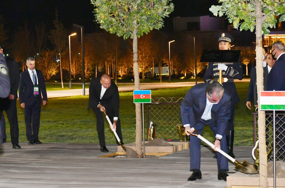 ŞƏT Sammitində iştirak edən dövlət başçıları ağac əkdilər - FOTO