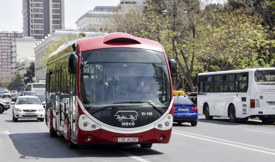 Bakıda 206 marşrut avtobusu GECİKİR