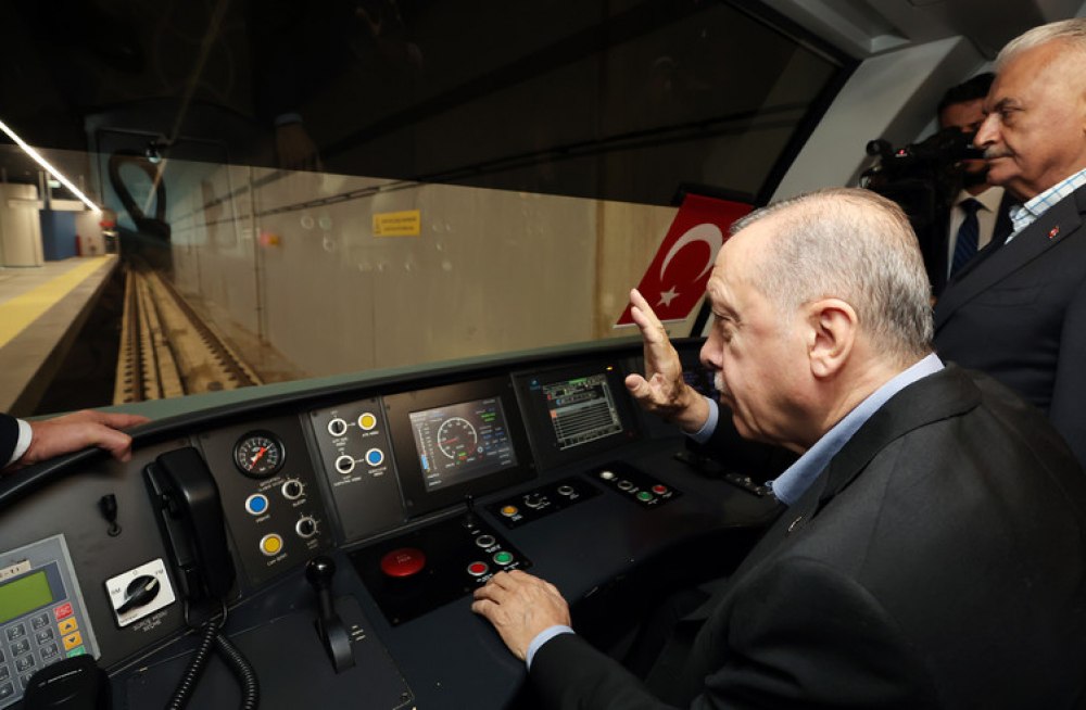 İstanbulda yeni metro xətti istifadəyə verildi - Açılışda Ərdoğan iştirak edib - VİDEO