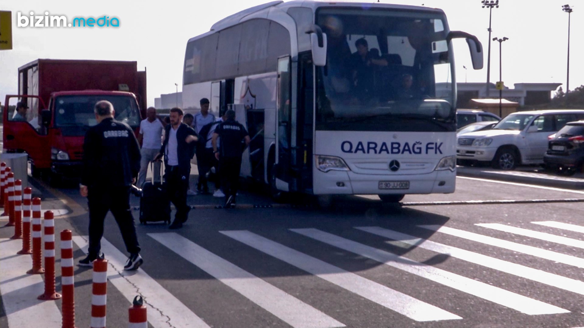 “Qarabağ” hava limanından Yunanıstana belə yola salındı - VİDEO