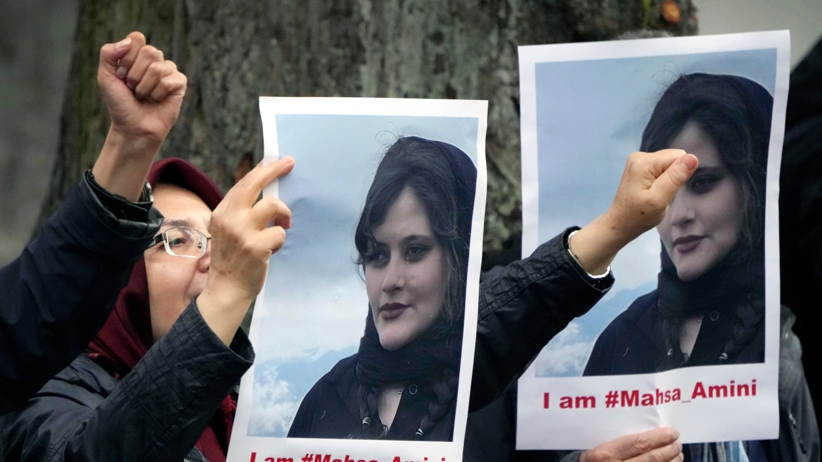 Dünyanın məşhur sənətçiləri İran qadınlarına dəstək oldular - VİDEO