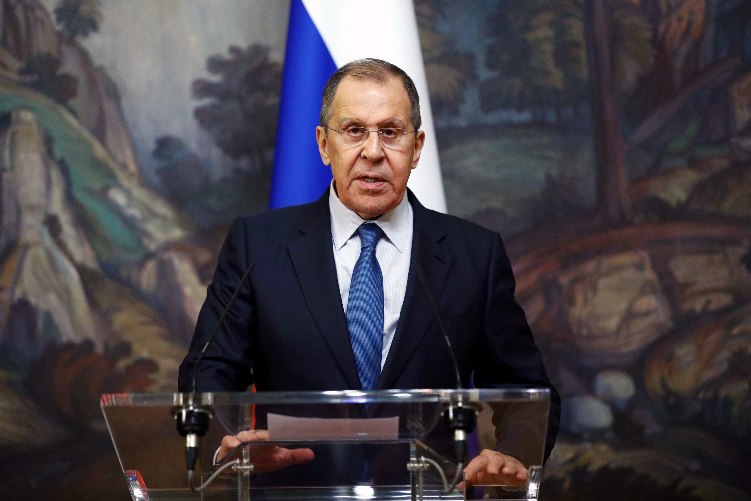 Lavrov: “Ukrayna kütləvi qırğın silahlarından istifadə riskləri yaradır”