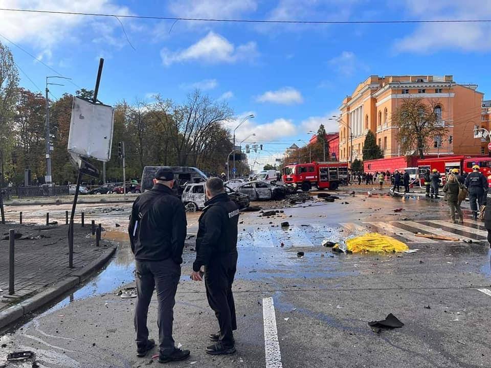 Kiyevdən SON XƏBƏR – 10 ölü, 60 yaralı var Kiyevdən SON XƏBƏR – 10 ölü, 60 yaralı var