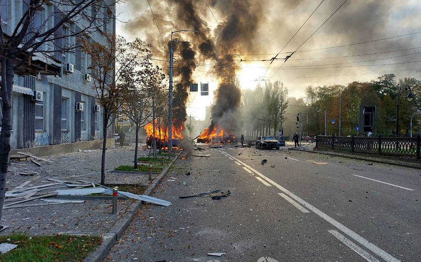 Rusiya Donetski atəşə tutub - Ölənlər və yaralananlar var
