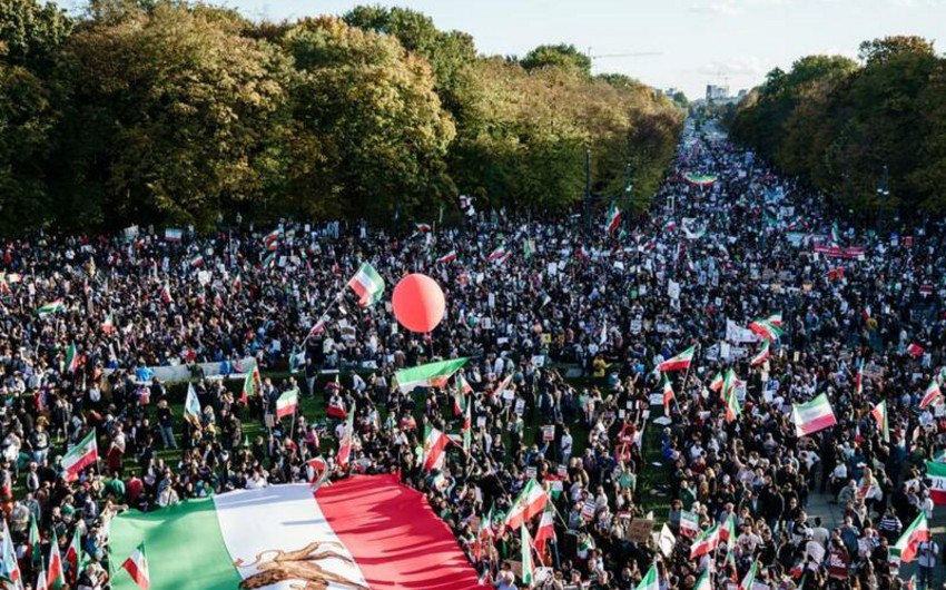 Almaniyada 80 min nəfərlik NÜMAYİŞ – İranlılara DƏSTƏK 