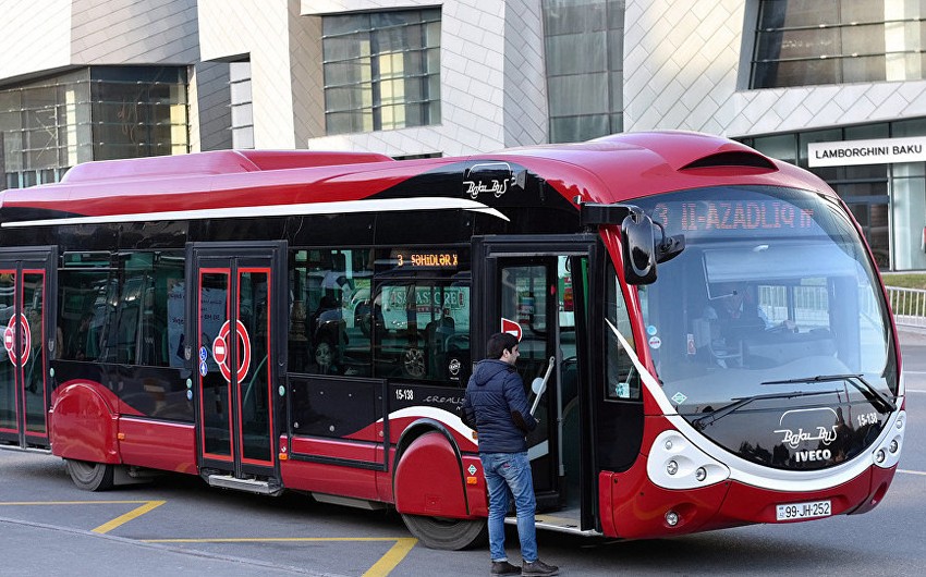 Paytaxtda 142 marşrut avtobusu gecikir