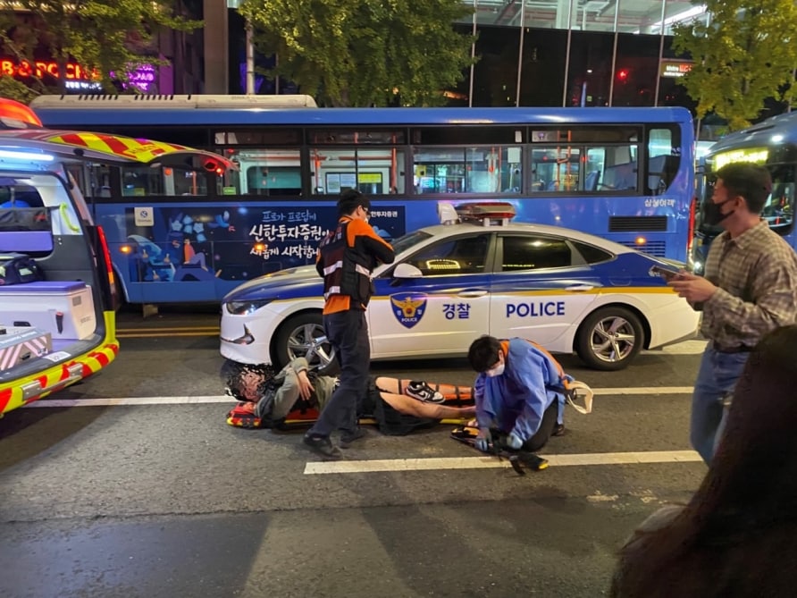 İranda polis 4 əməkdaşını güllələdi