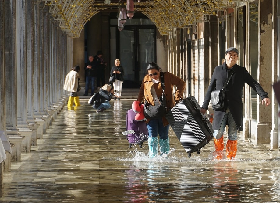 Venesiyanın məşhur San Marko meydanı su altında qaldı - FOTO