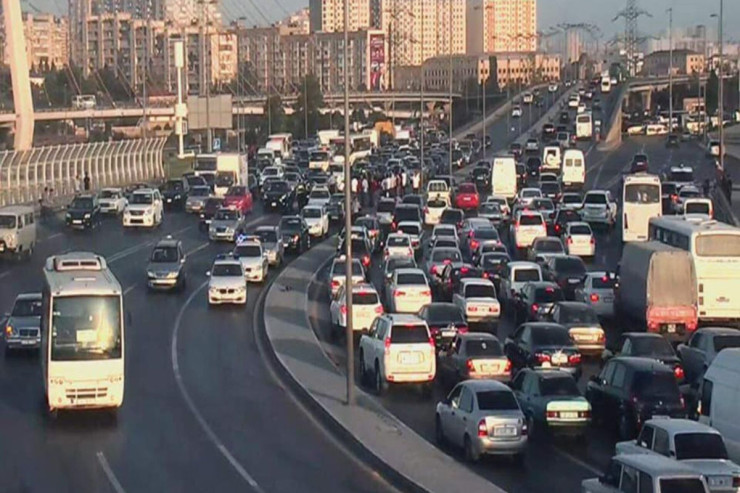 Bakıda nəqliyyat probleminin həlli ilə bağlı xüsusi tapşırıq verilib – RƏSMİ Bakıda nəqliyyat probleminin həlli ilə bağlı xüsusi tapşırıq verilib – RƏSMİ