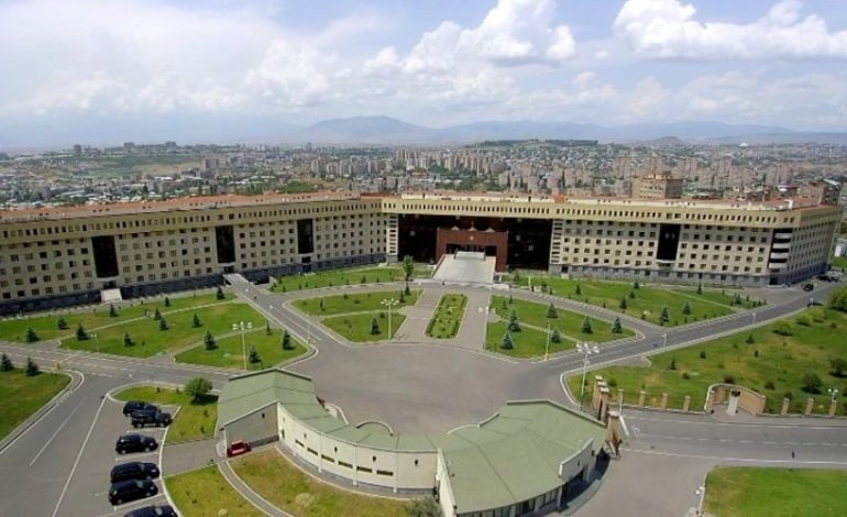 Ermənistanda rüşvət alan 4 hərbçi saxlanıldı