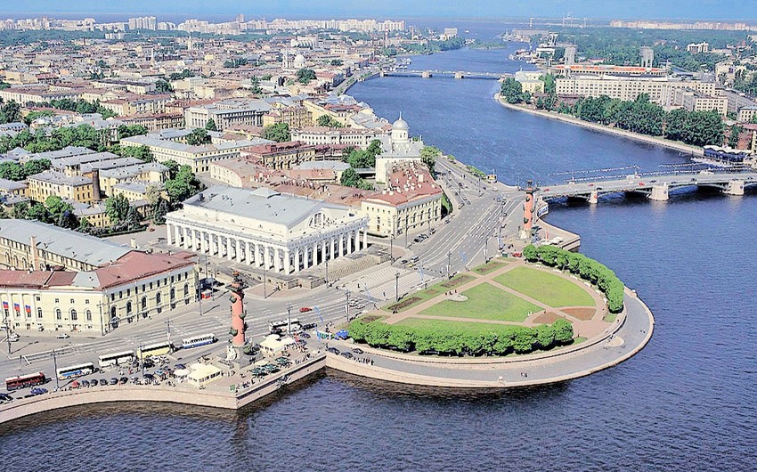 Sankt-Peterburq BU DƏQİQƏLƏRDƏ: Partlayış və yanğınların ANBAAN GÖRÜNTÜLƏRİ 