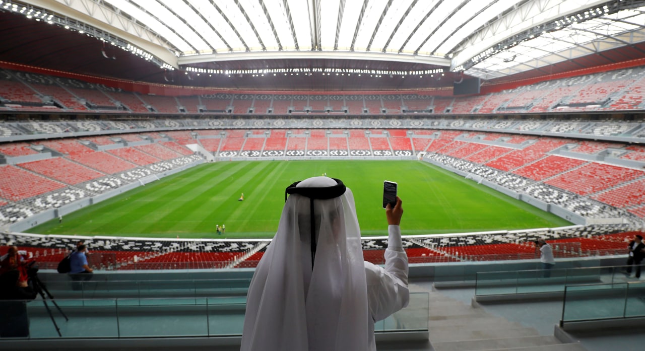 Qətər-2022 mundialında FİASKO – Stadiona pulla tutulmuş azarkeşlər gətirilir