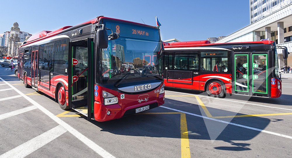 Bakıda 194 marşrut avtobusu GECİKİR