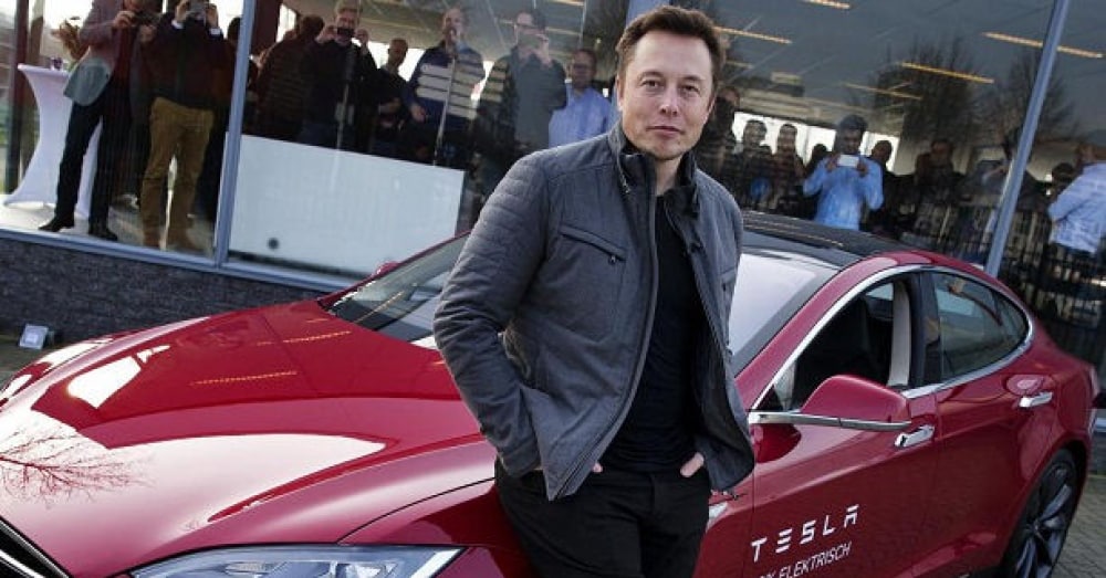 İlon Mask “Tesla”dakı səhmlərinin bir hissəsini 3,6 milyard dollara satdı