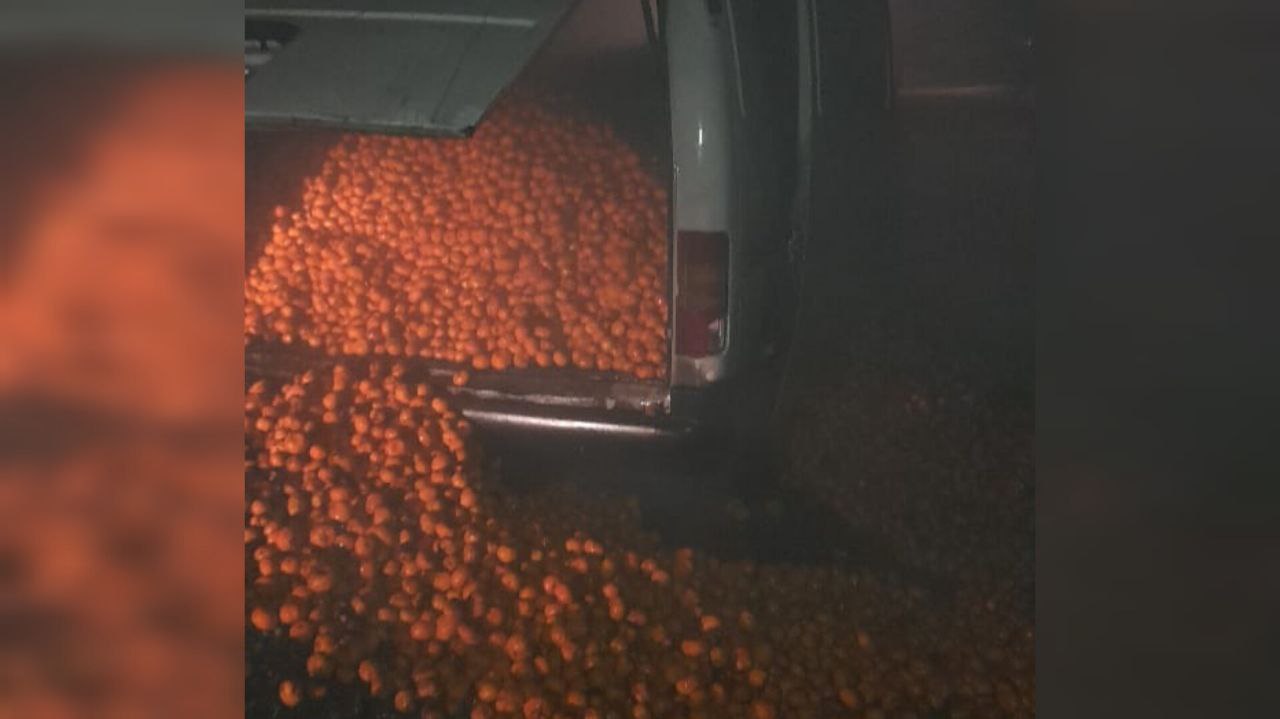 1.5 ton mandarin daşıyan avtomobil yandı - FOTO