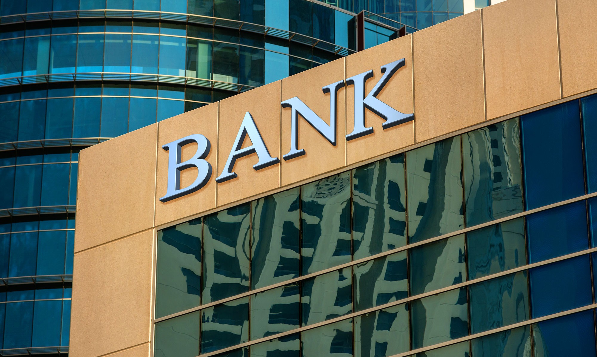 Gürcüstanın ən böyük bankı Rusiya vətəndaşlarının hesablarını BAĞLAYIR Gürcüstanın ən böyük bankı Rusiya vətəndaşlarının hesablarını BAĞLAYIR