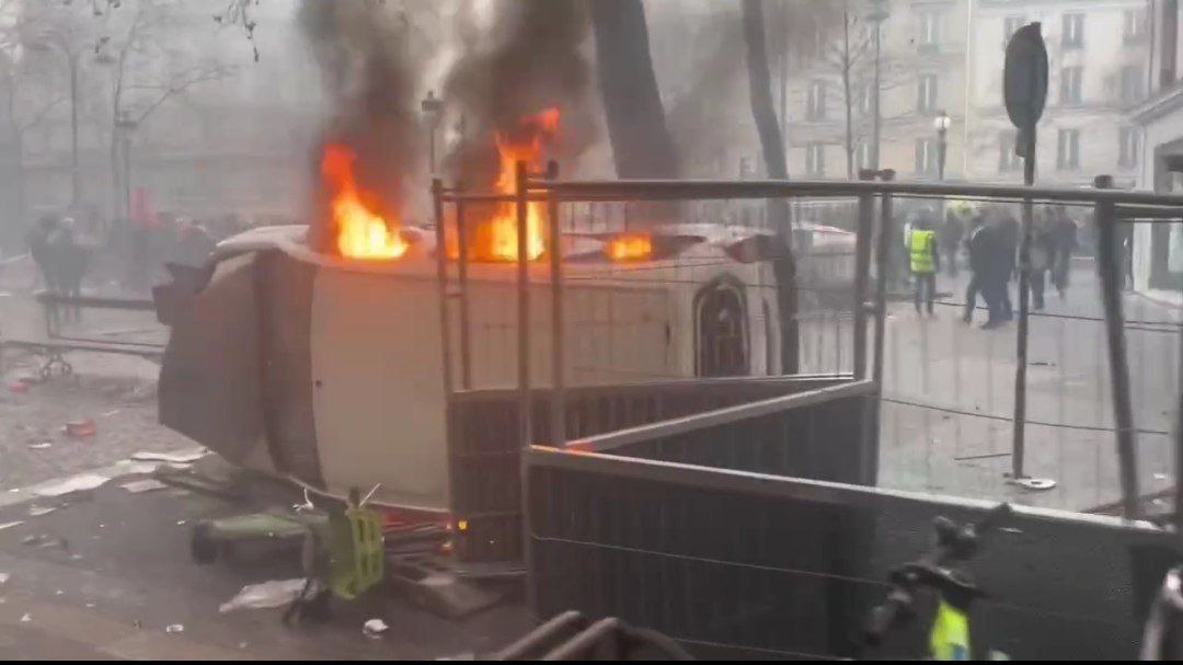 Terrorçular Parisin altını üstünə çevirib - VİDEO