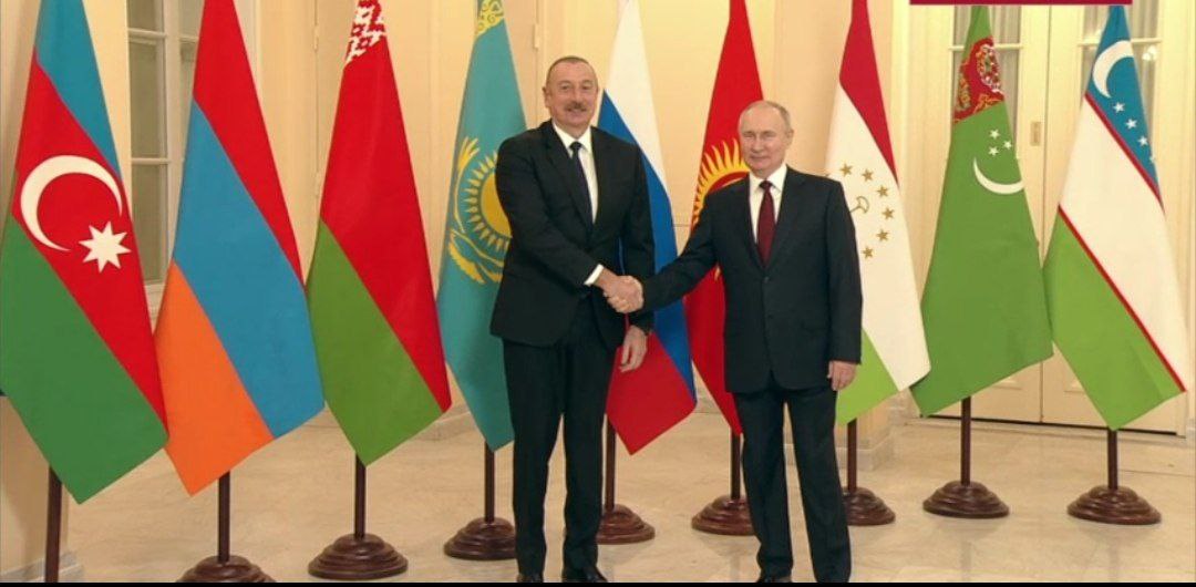 İlham Əliyev Sankt-Peterburqda Putinlə görüşdü - VİDEO