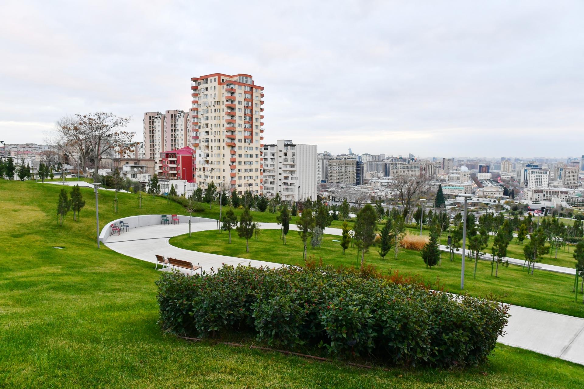 Bakının Mərkəzi Parkından FOTOREPORTAJ