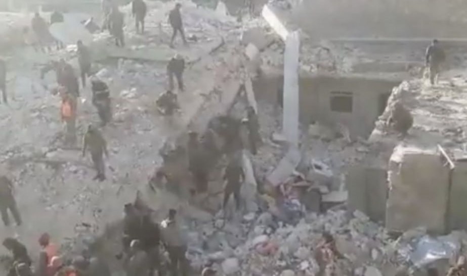 Hələbdə yaşayış binası çökdü - 10 nəfər ölüb, biri uşaqdır